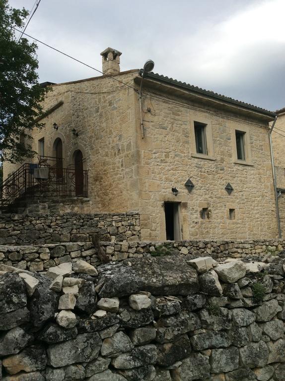 Casa Vacanza Abruzzo كارامانيكو تيرمي الغرفة الصورة